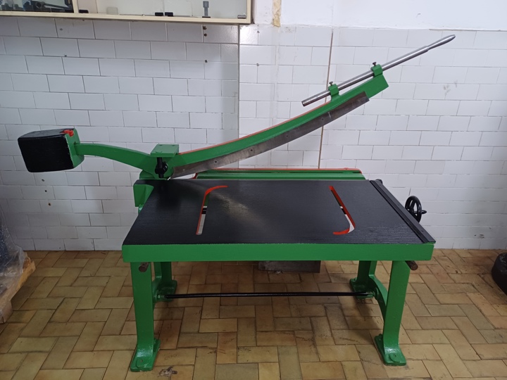 BAYKAL 1060 x 1.5 MM KOLLU GİYOTİN MAKAS