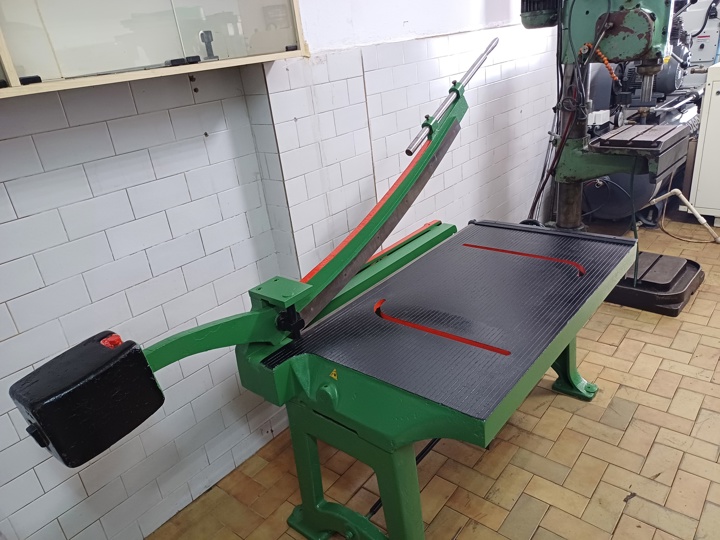 BAYKAL 1060 x 1.5 MM KOLLU GİYOTİN MAKAS