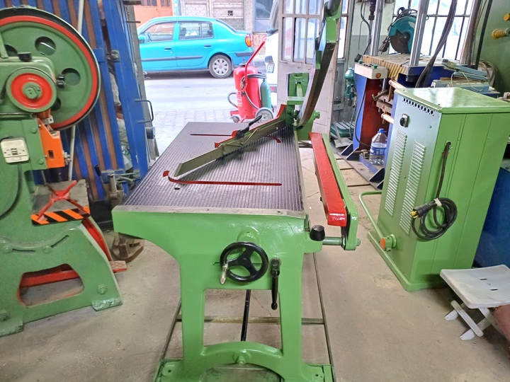 BAYKAL MARKA 105 X 1.5 MM KOLLU GİYOTİN MAKAS