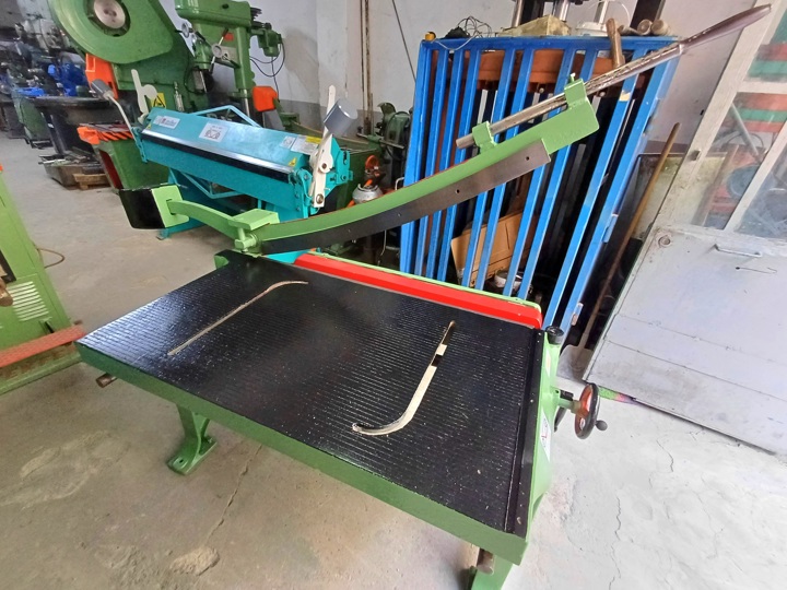 BAYKAL 105 X 1.5 MM KOLLU GİYOTİN MAKAS