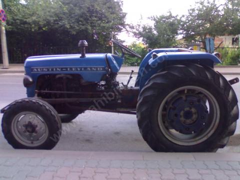 satilik ve takaslik pulluklariyla birlikte leyland 154 traktor