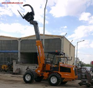 BAGSAN HİDROLİK 4x4 TOMRUK YÜKLEYİCİ 6 METRE 2.5 TON