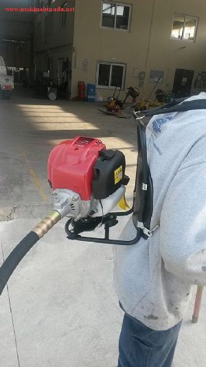 benzinli beton vibratörü
