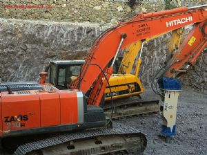 hidrolik kaya kırıcıları