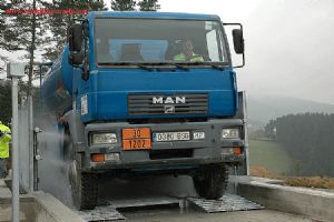 HAFRİYAT KAMYONU LASTİK ÇAMUR YIKAMA MAKİNESİ -- UYGUN FİYAT --
