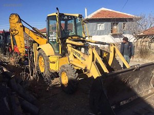 Komatsu 3cx Uzar Bomlu Az Çalışmış Beko Loder