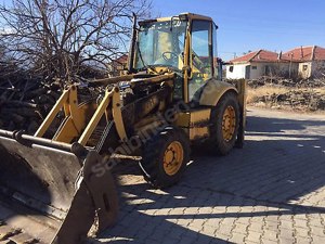 Komatsu 3cx Uzar Bomlu Az Çalışmış Beko Loder