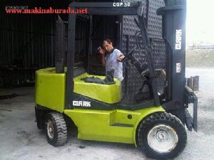 Satılık Clark Marka 2000 Model Forklift