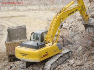 385 NEW HOLLAND KOBELCO PALETLİ EKSKAVATÖR