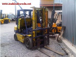 2 buçuk ton gücünde Komatsu NT 11 forklift satılıktır