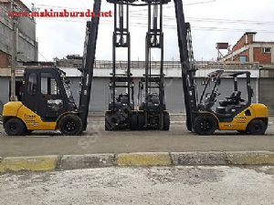 Samsun'dan 2016 Komatsu 4.70 m Forklift