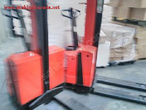 2000 Model Satılık BT Elektrikli Forklift