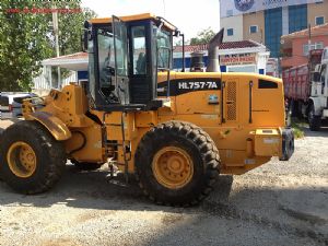 2008 model HYUNDAİ 757 -7A SATILIK LASTİKLİ LODER SANCAK MAKİNA