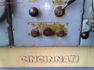 CİNCİNATİ SİLİNDİR TAŞLAMA  TEZGAHI ÇAP 320  BOY 130 cm