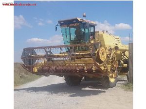 1977 Model 8048 New Holland Biçerdöver 