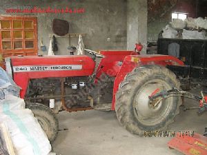 1982 Model Massey Ferguson S240  Traktör