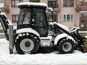 Acil Satılık 2013 Model Kazıcı Yükleyici