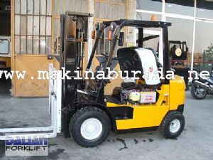 Mağazadan 300 TLye Kiralık 2,5 Tonluk Forklift