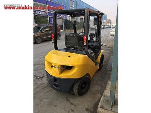 Satılık 2010 Model Komatsu FD25HT-17 Tripleks Forklift