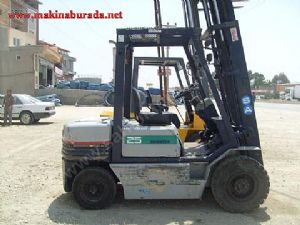 Satılık 2.5 Ton Kaldırma Kapasiteli Komatsu Forklift