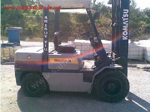 Satılık Komatsu 4 mt ve 3 Tonluk Forklift