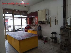 Sarıyerde Komple Satılık Faal Marangozhane