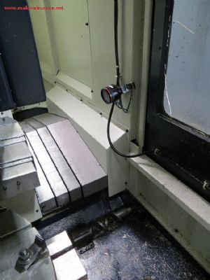CNC 4+5x Eksenli Merkez işleme Makinesi 