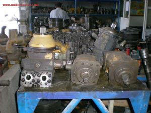 LİEBHERR 902 LİEBHERR 921 CAT 225 CAT 235 CAT 215 FAI JCB YÜRÜYÜŞ POMPALARI POMPA