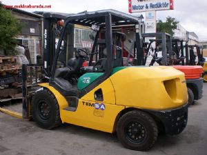 KOMATSU 2010 MODEL 5 TON