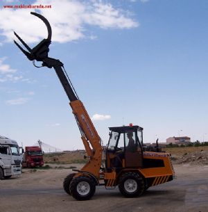 BAGSAN HİDROLİK 4x4 TOMRUK YÜKLEYİCİ 6 METRE 2.5 TON