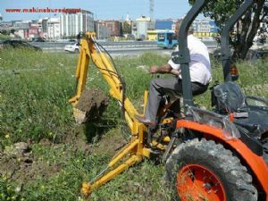 Traktör Kepçe Kazıcı Yükleyici