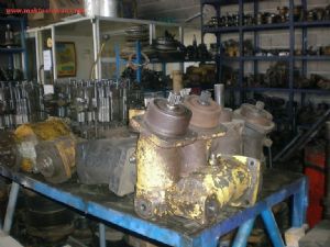 LİEBHERR 902 LİEBHERR 921 CAT 225 CAT 235 CAT 215 FAI JCB YÜRÜYÜŞ POMPALARI POMPA