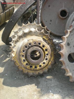 LİEBHERR 902-921 CAT 225 KOMATSU PC200 ÇUKUROVA 828B YÜRÜYÜŞ CERLERİ MAKİNA PARÇALARI