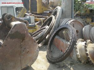 KOMATSU PC 200-3, CAT 225-215, CAT 955L- 235, Liebherr 902-921 KULE MOTORU VE HARMAN DİŞLİSİ